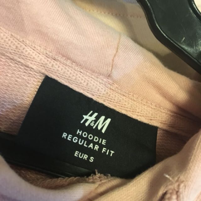 H&M hoodie (Category: Hoodies) located in Manila. Submitted by whateverkbye (Listing ID 150046904, Image 3). Description: .