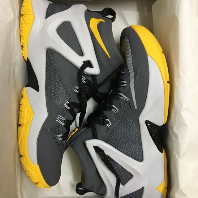 NIKE Lebron James AMBASSADOR 8 basketball shoes Men s Fashion