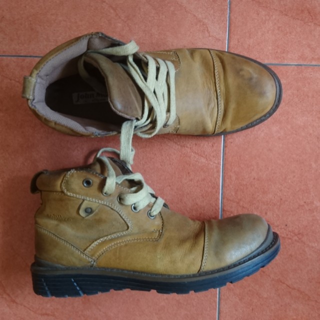 Sepatu Boot merk John Marco