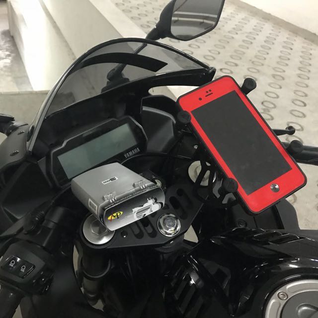 yamaha r15 v3 mobile holder