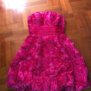 3D strapless fuchsia dress
