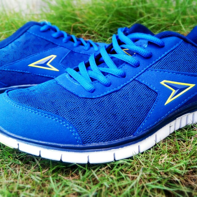 sepatu power running