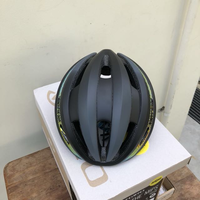 New Giro Synthe Firechrome MIPS Helmet Sports Equipment