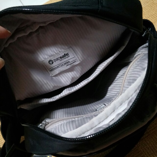 Pacsafe Metrosafe X Anti-Theft Vertical Crossbody - Bandolera | Comprar