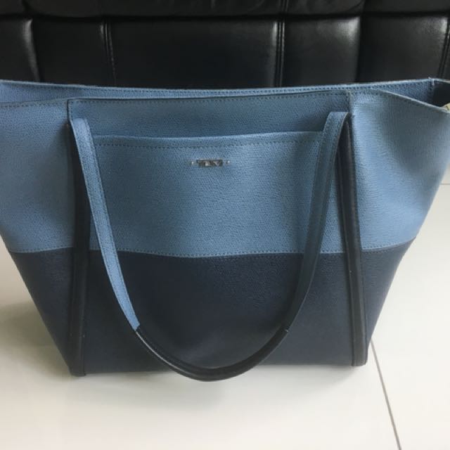 tumi q tote
