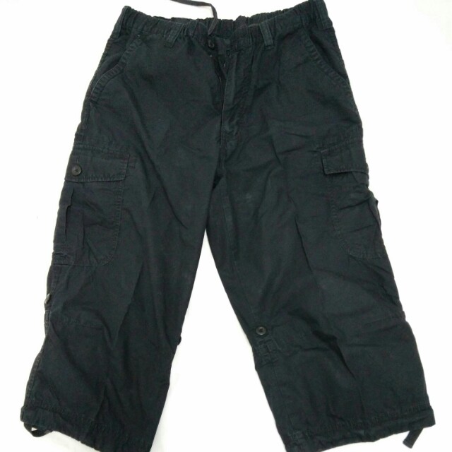 Uniqlo 3 quarter cargo pants, Men's Fashion, Bottoms, Trousers on Carousell