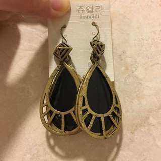 金色黑色型格耳環64207892313857110