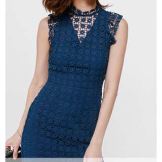 Cayline Crochet Overlay Midi Dress