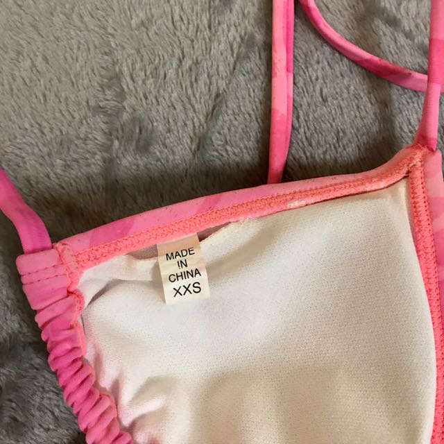 Authentic ROXY Bikini (Category: Bikinis & Swimsuits) located in Taguig. Submitted by prebyczar (Listing ID 150467016, Image 3). Description: The size for both top & bottom says XXS, but it fits XS-SMALL size perfectly ✨ Flaw - color of bikini has slightly faded .