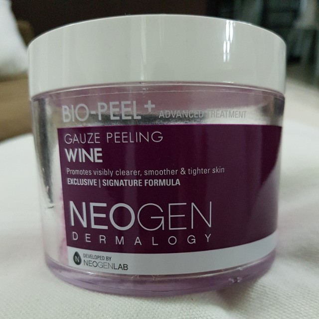 Bio-peel Gauze Peeling Wine neogen (Category: Face Care) located in Mandaluyong City. Submitted by jemcomcomnut (Listing ID 150476246, Image 1). Description: Impulse buy, around 20 gauzes left. Bought off beautymnl at 1,100. Reviews also availavle there. Legit, just too tired to do the whole skin thing bit..