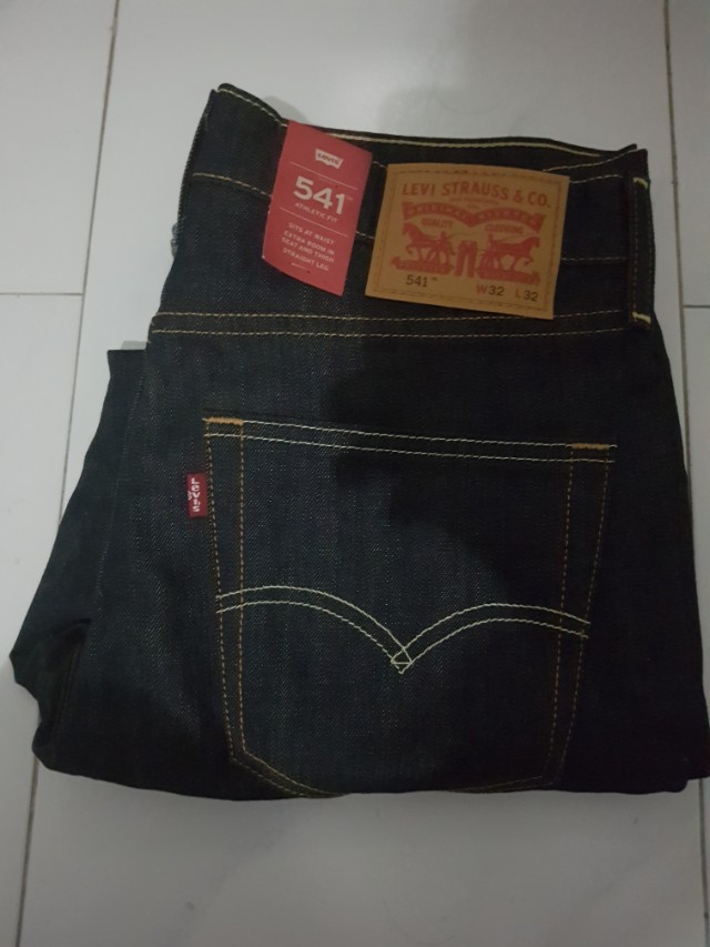 levi's 541 straight leg