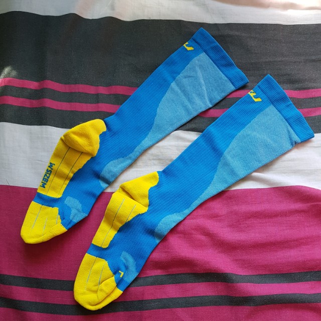 Compression socks (Category: Activewear) located in Quezon City. Submitted by jenjen2829 (Listing ID 150404324, Image 2). Description: Preloved compression socks and calves sleeves. Selling as a bundle. Both are authentic 2xu and Cep. Size: 2xu-medium, CEP- large Mode of payment: BDO or BPI For shipping only thru fastrack or xend.