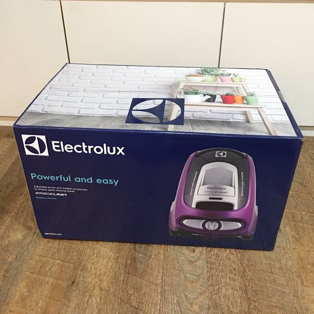 Electrolux Vacuum Cleaner ZVE4110FL (Brand New), TV & Home Appliances