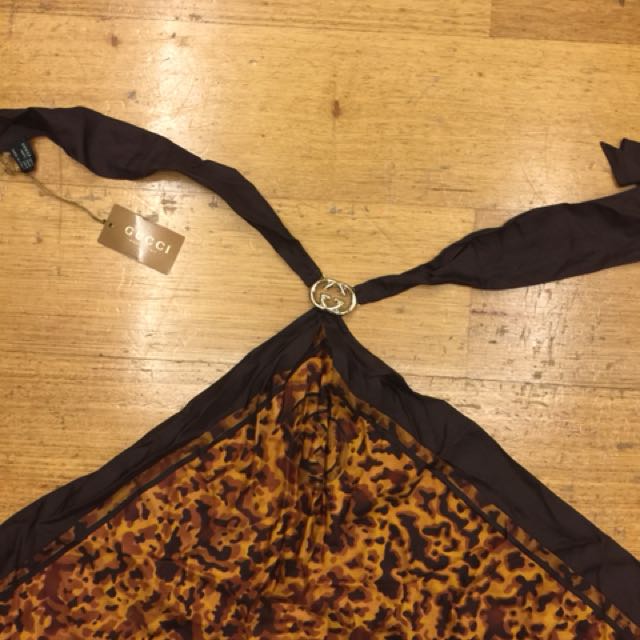 familie Gemme Oprigtighed Gucci silk scarf top, Luxury, Apparel on Carousell