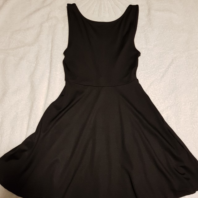 black skater dress h&m H&M Crewneck, Long Sleeve Lace Mini Skater Dress , Size: 8 Color:Black
