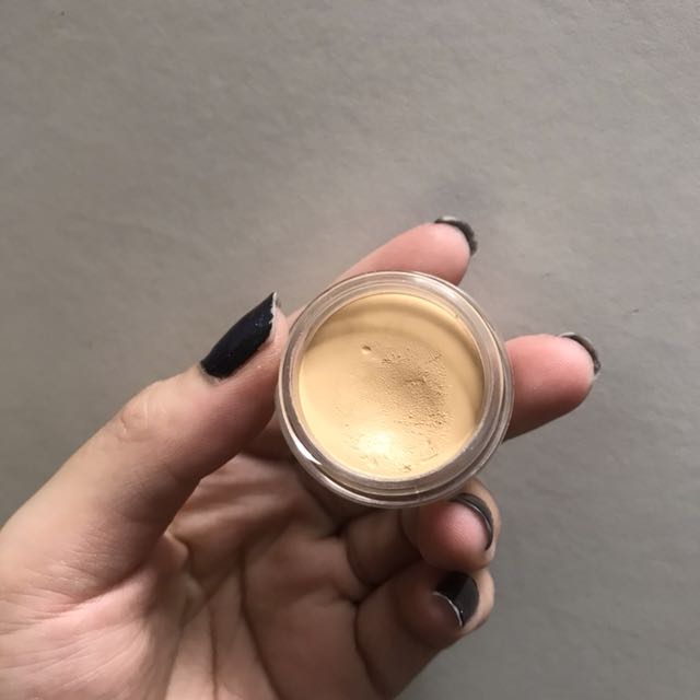 baked radiance cream concealer