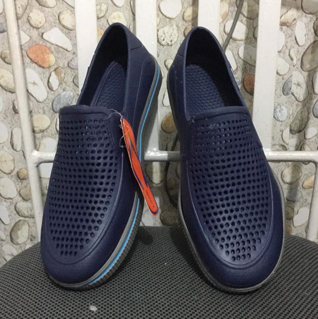 slip on rubber shoes mens