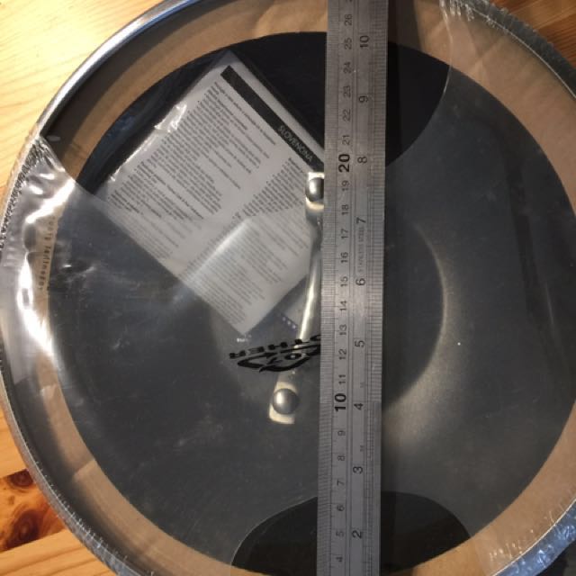 Thomas Rosenthal Lock & Pour Non-Stick Stir Fry Pan with Glass Lid - 28cm