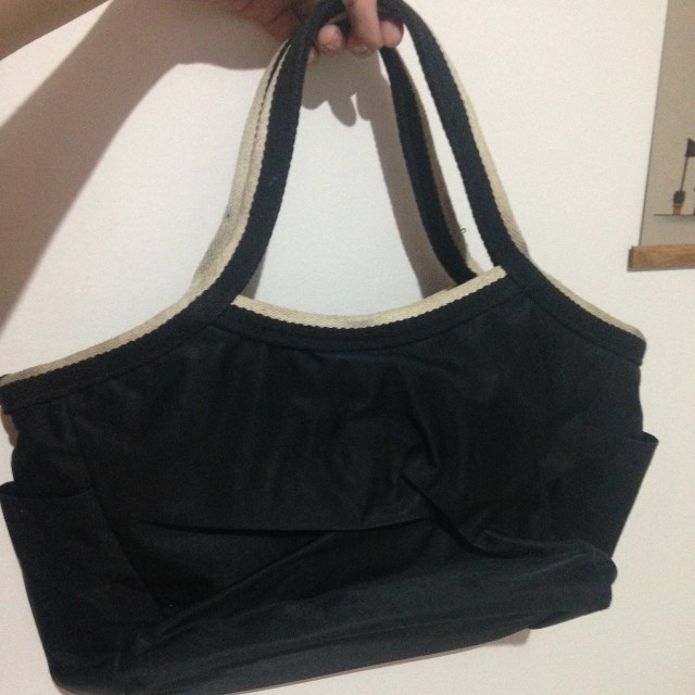Shoulder bag office (Category: Shoulder Bags) located in Quezon City. Submitted by cuterousel (Listing ID 150468326, Image 2). Description: Makapal na bag, pwede pang office #hello2018 #bag #black #office #travel.