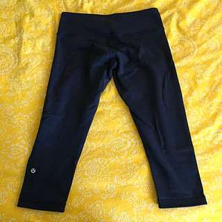 Lululemon reversible capris size 8