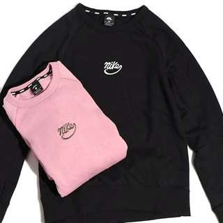 Nike SB 大學tee 黑 粉