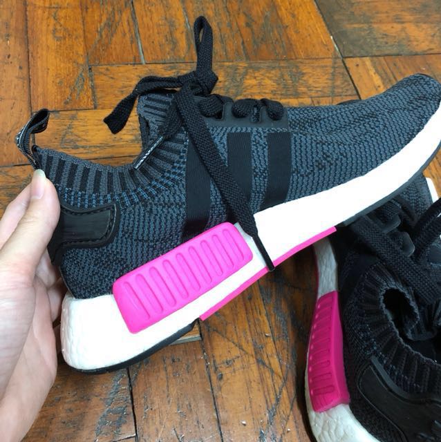 Nmd r1 core black shock pink top