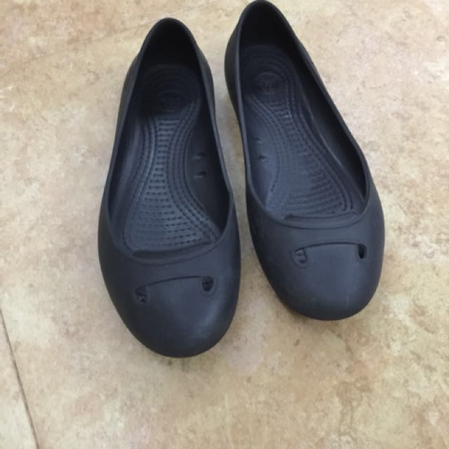 crocs doll shoes