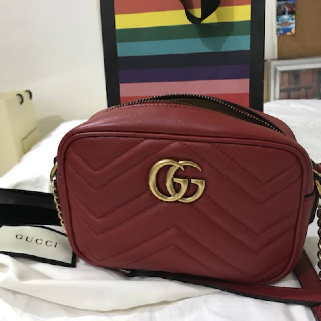 gucci sling bag red