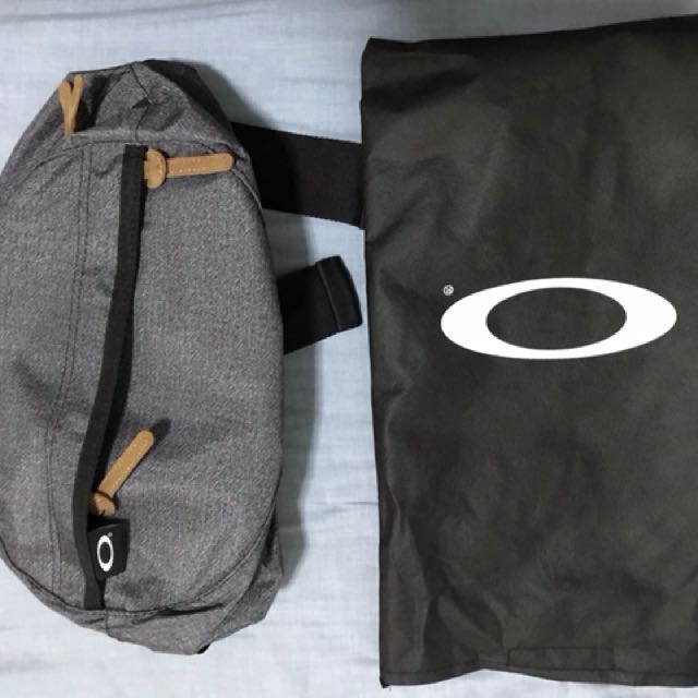 Oakley Crossbody Sling Bag brand new, Men's Fashion, Bags, Sling Bags