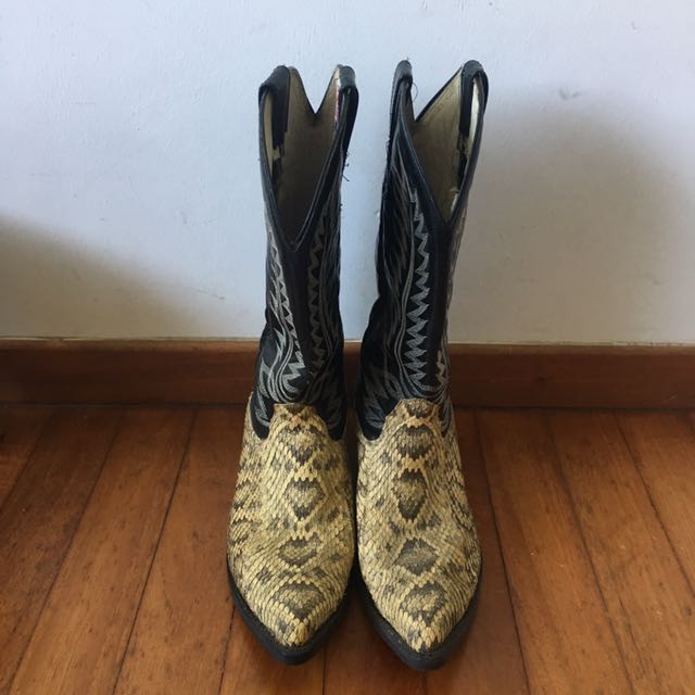 Rattlesnake skin cowboy boots from USA