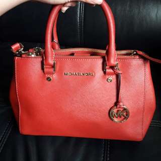 Authentic Michael Kors Medium Saffiano Sutton