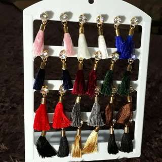 Anting Pompom