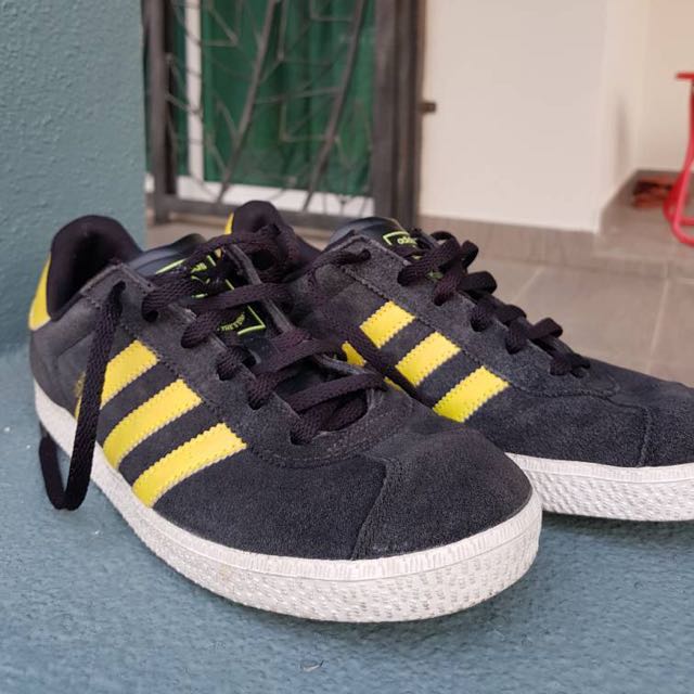 Adidas Gazelle Ladies Shoes Size 5 Like New For Sale in Adidas Gazelle Ladies Shoes Size 5 Like New For Sale in