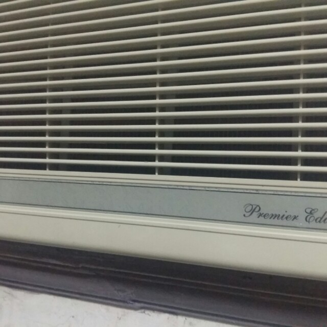 Carrier 1 HP Premier Edition Airconditioner, TV & Home Appliances