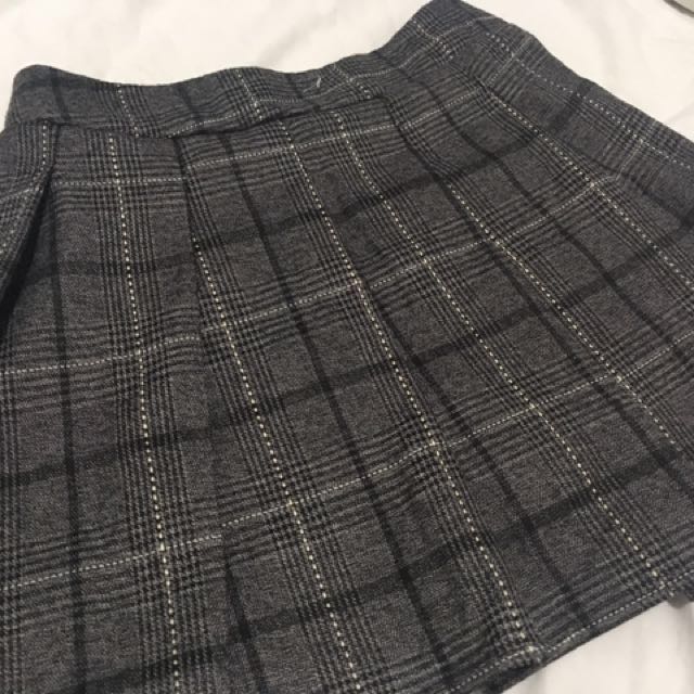 Japanese Style Plaid Skirt (Category: Skirts) located in Quezon City. Submitted by chicpreppy (Listing ID 150726849, Image 3). Description: Used once in my trip in Japan Garterized Fits S-M frames In excellent condition #hello2018.