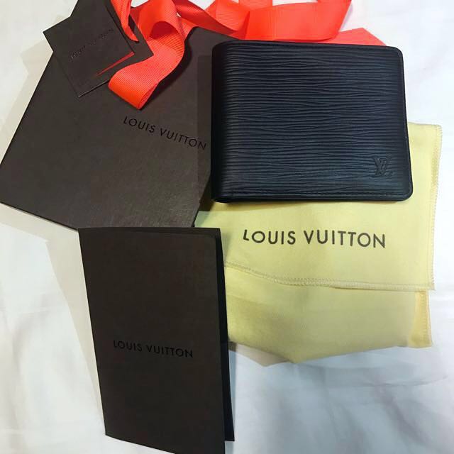 Louis Vuitton Epi M60662 Wallet Multiple 187006107, Luxury, Bags & Wallets  on Carousell