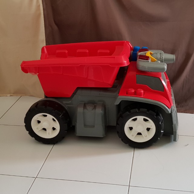 mega bloks fire truck ride on