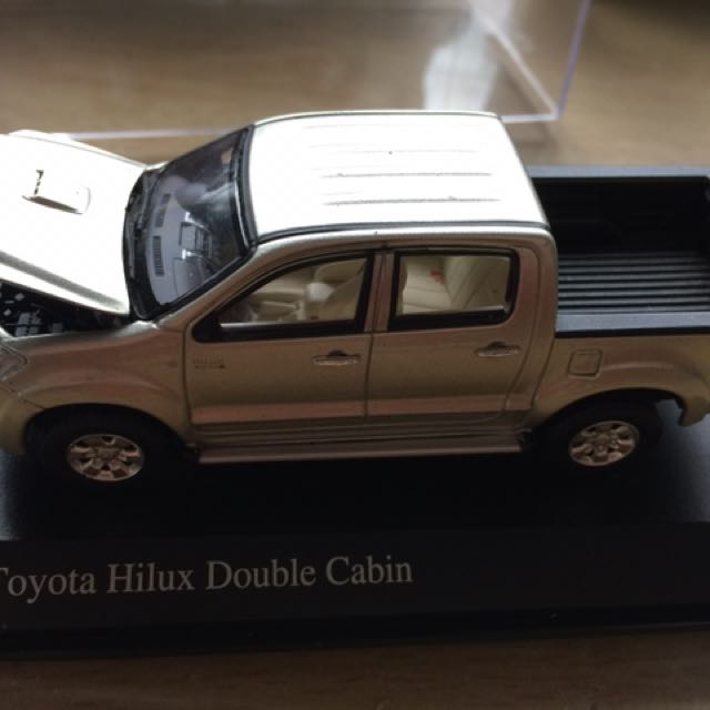 Toyota hilux hot sale toy model