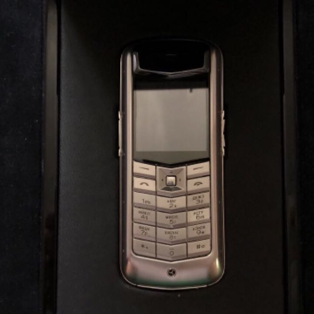 Vertu Phone (Category: Android Others) located in Quezon City. Submitted by tigermama27 (Listing ID 150853387, Image 2). Description: Vertu mobile phone in very good condition. For more information about this item, please feel free to send me a message! Meet-ups are preferred for this item since the box is very heavy..