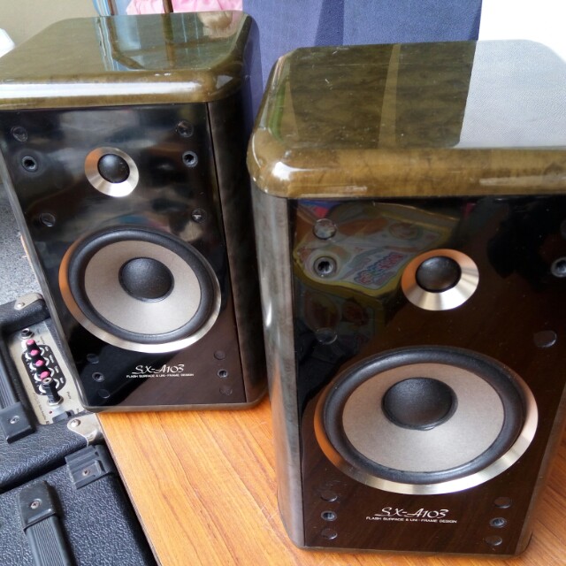 200 watt bookshelf speakers