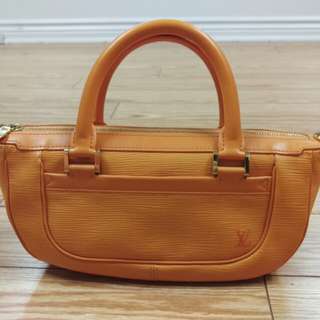 100% authentic LOUIS VUITTON Mandarin Epi Leather Dhanura PM Bag 100% authentic LOUIS VUITTON Mandarin Epi Leather Dhanura PM Bag