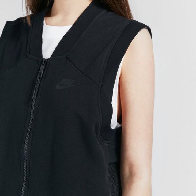nike tech vest black