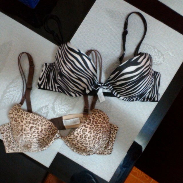 Maidenform bra 34b, Women's Fashion, Tops, Other Tops on Carousell