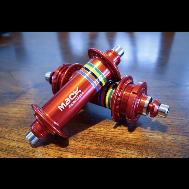 mack superlight hubs