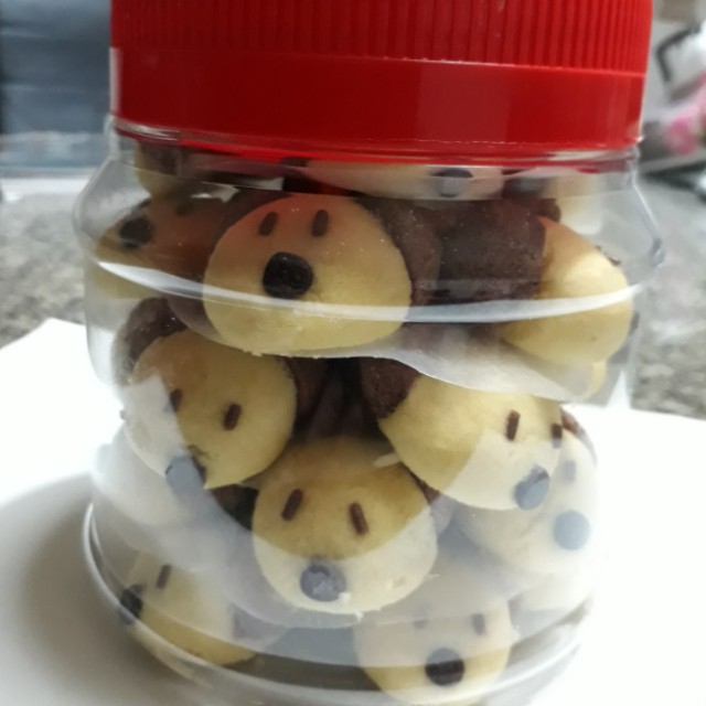 dog shaped cookies, Food & Drinks, Baked Goods on Carousell