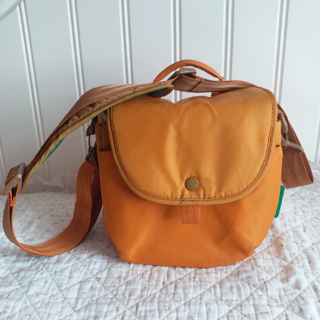 Hellolulu camera bag （分類：相機袋）位於 Hong Kong。 由 lokally 提交（商品編號 150962544，圖片 1）。簡介： 。