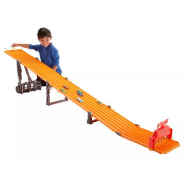 Hot wheels super 6 lane raceway playset hot sale