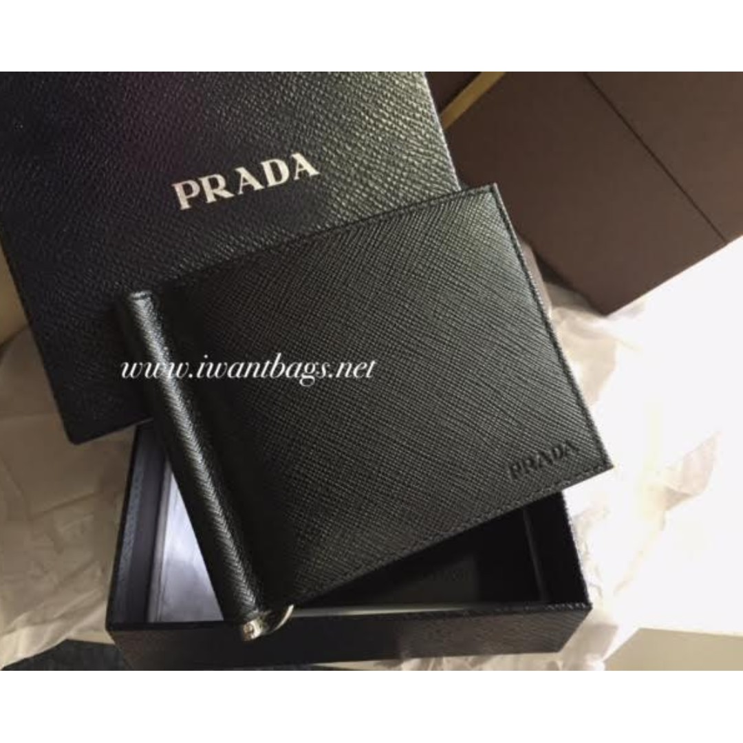 Prada 2MN077 Saffiano Bi-fold Credit Card Holder/Money Clip-Black, Men's  Fashion, Watches & Accessories, Wallets & Card Holders on Carousell
