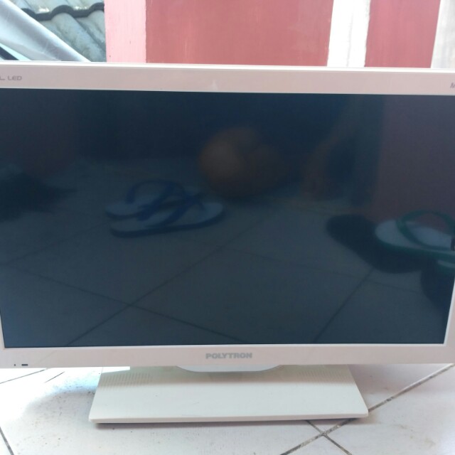 Tv Polytron Led 24 Warna Putih Manis Gratis Antar Elektronik Tv Perlengkapan Hiburan Di Carousell