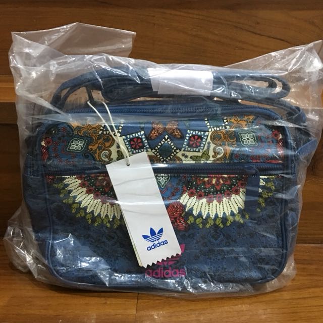 Adidas borbomix airliner store mini bag